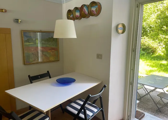 Villa Maria, Lakefront Art Villa On Lake Maggiore Apartament