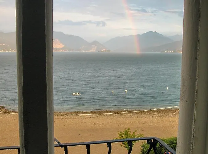 Apartament Villa Maria, Lakefront Art Villa On Lake Maggiore
