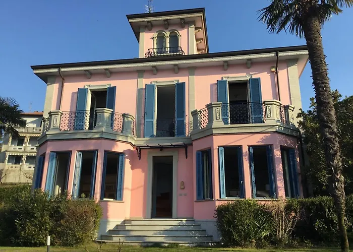 Villa Maria, Lakefront Art Villa On Lake Maggiore Apartament