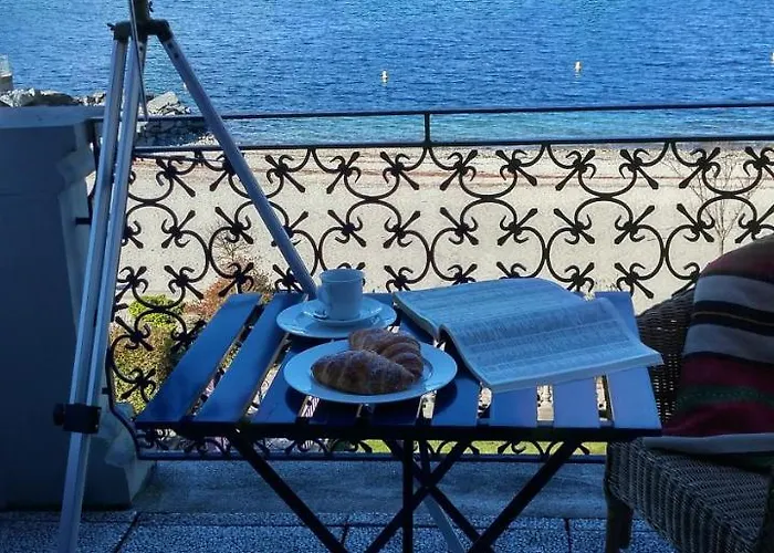 Villa Maria, Lakefront Art Villa On Lake Maggiore Apartament