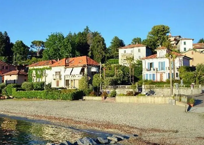Villa Maria, Lakefront Art Villa On Lake Maggiore Apartament