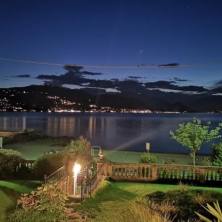 Villa Maria, Lakefront Art Villa On Lake Maggiore Appartement *