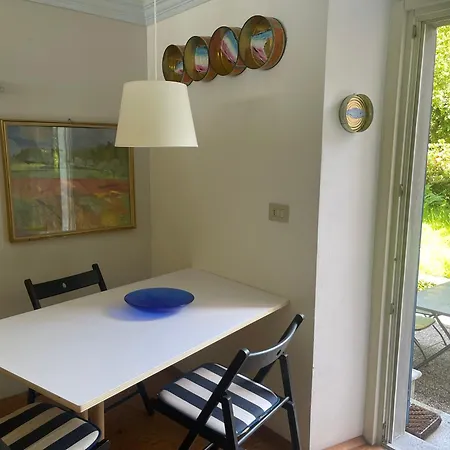 Villa Maria, Lakefront Art Villa On Lake Maggiore Appartement