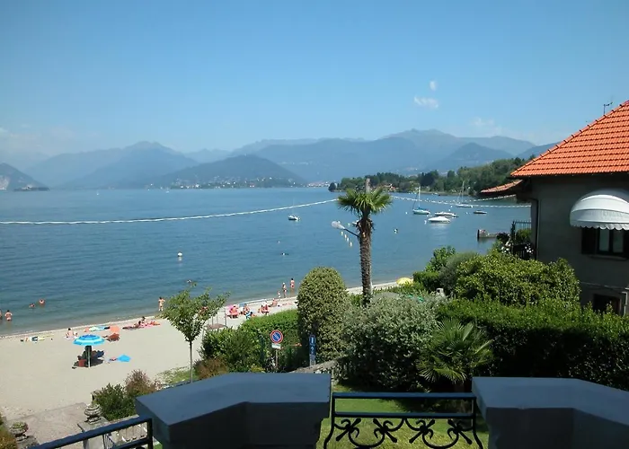 Villa Maria, Lakefront Art Villa On Lake Maggiore Reno Di Leggiuno